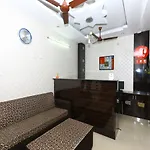 Oyo 5045 Apartment Nks Leo Inn