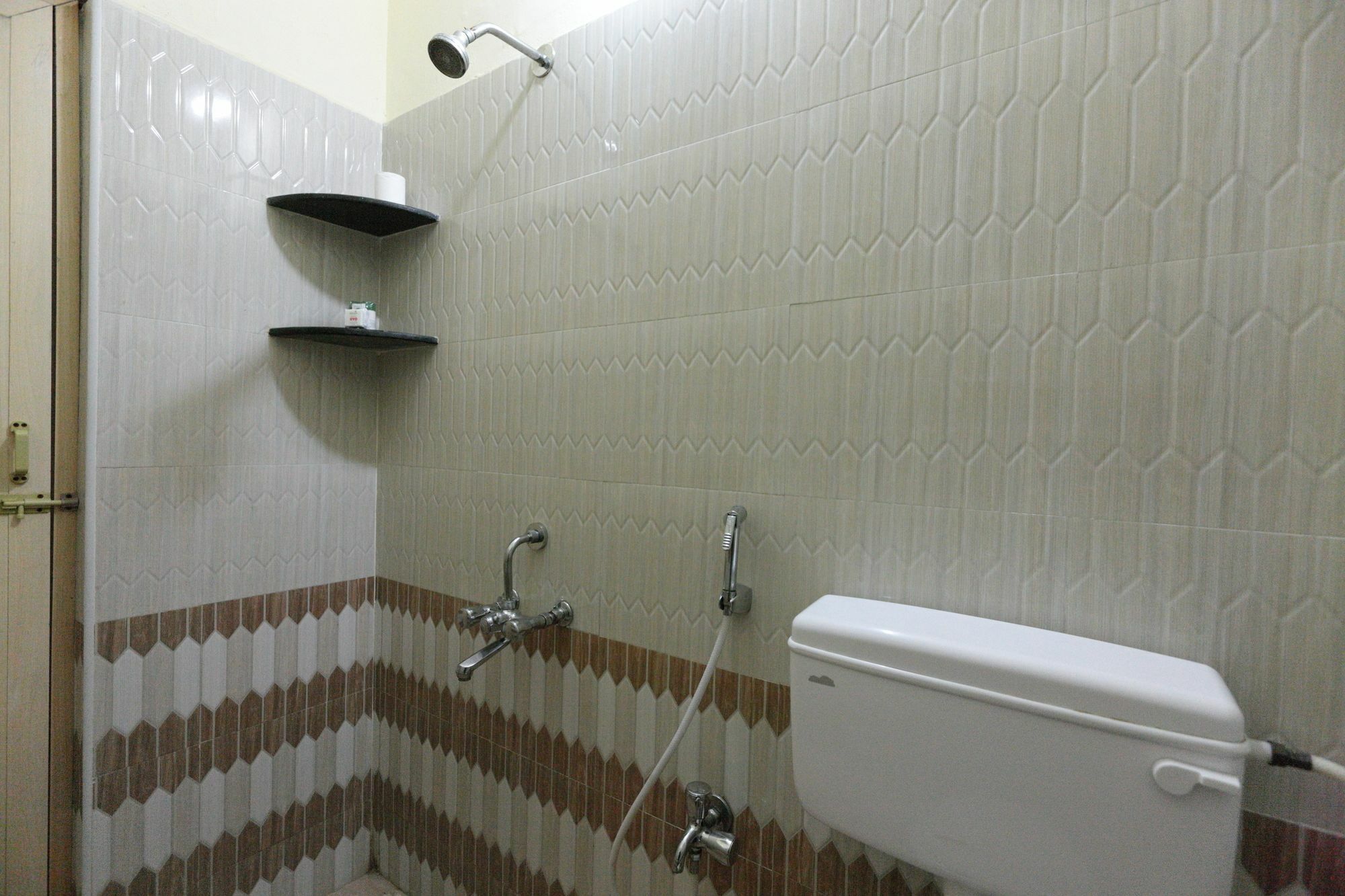 Hotel Oyo 5045 Nks Leo Chennai