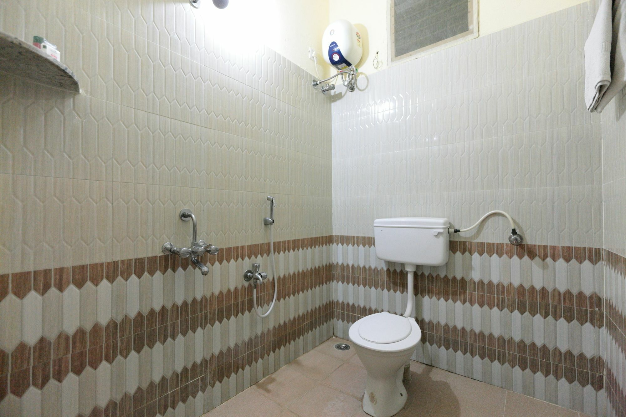 Oyo 5045 Nks Leo Hotel Chennai
