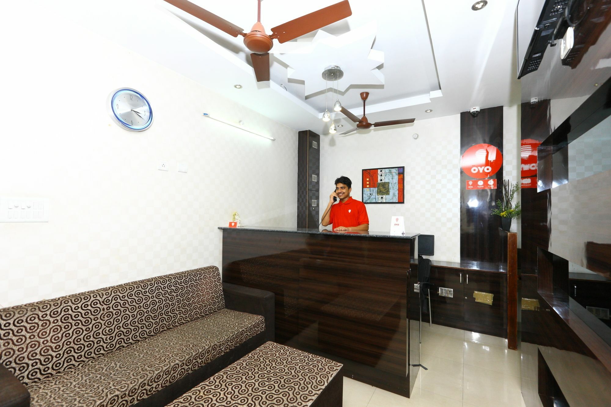 Hotel Oyo 5045 Nks Leo 3*