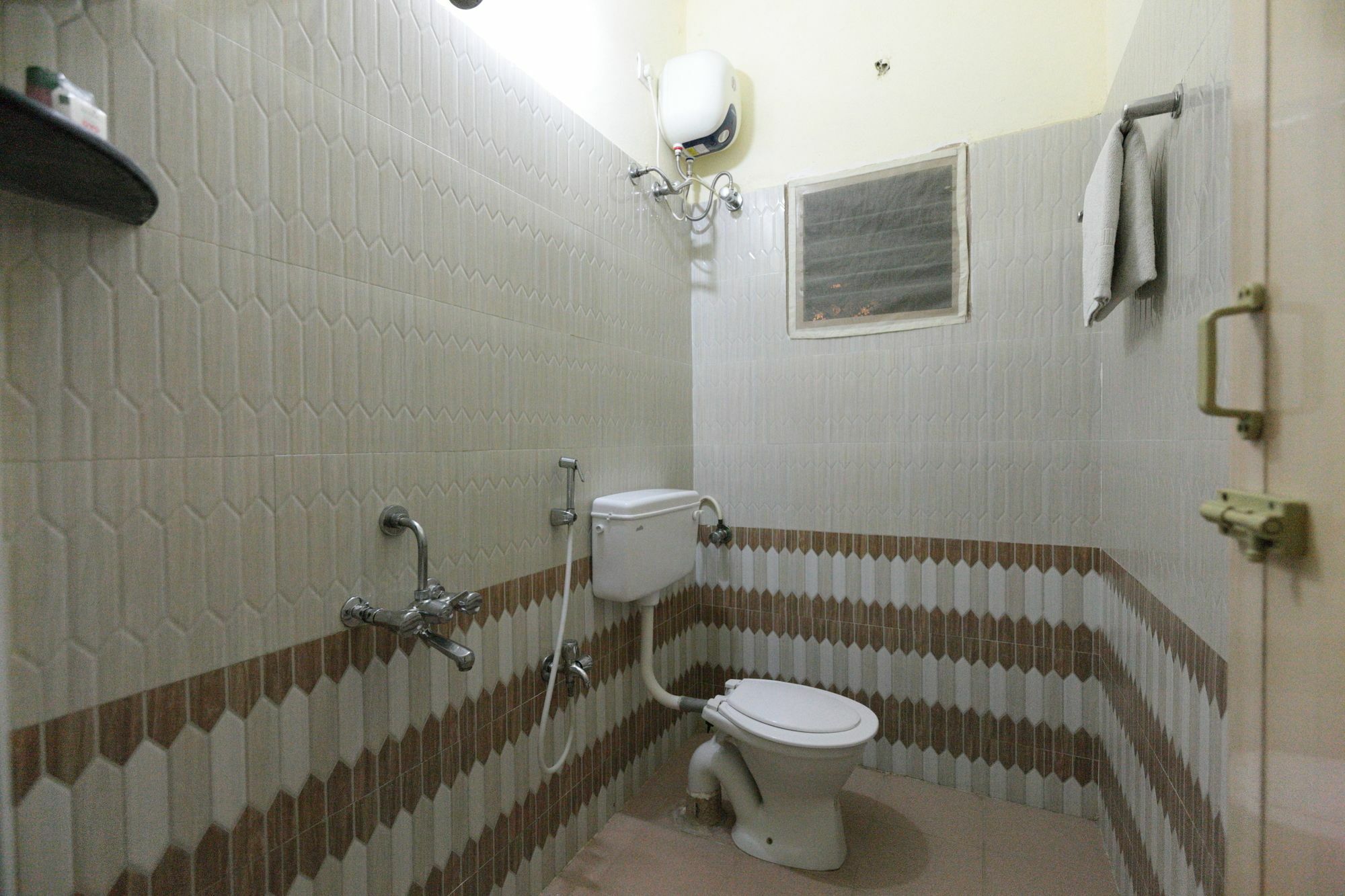 Oyo 5045 Nks Leo Chennai