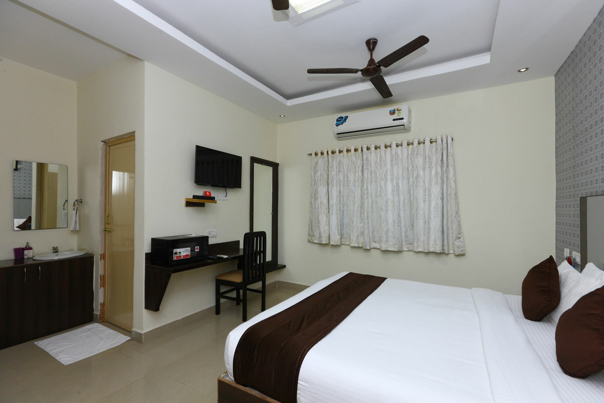 Hotel Oyo 5045 Nks Leo Chennai